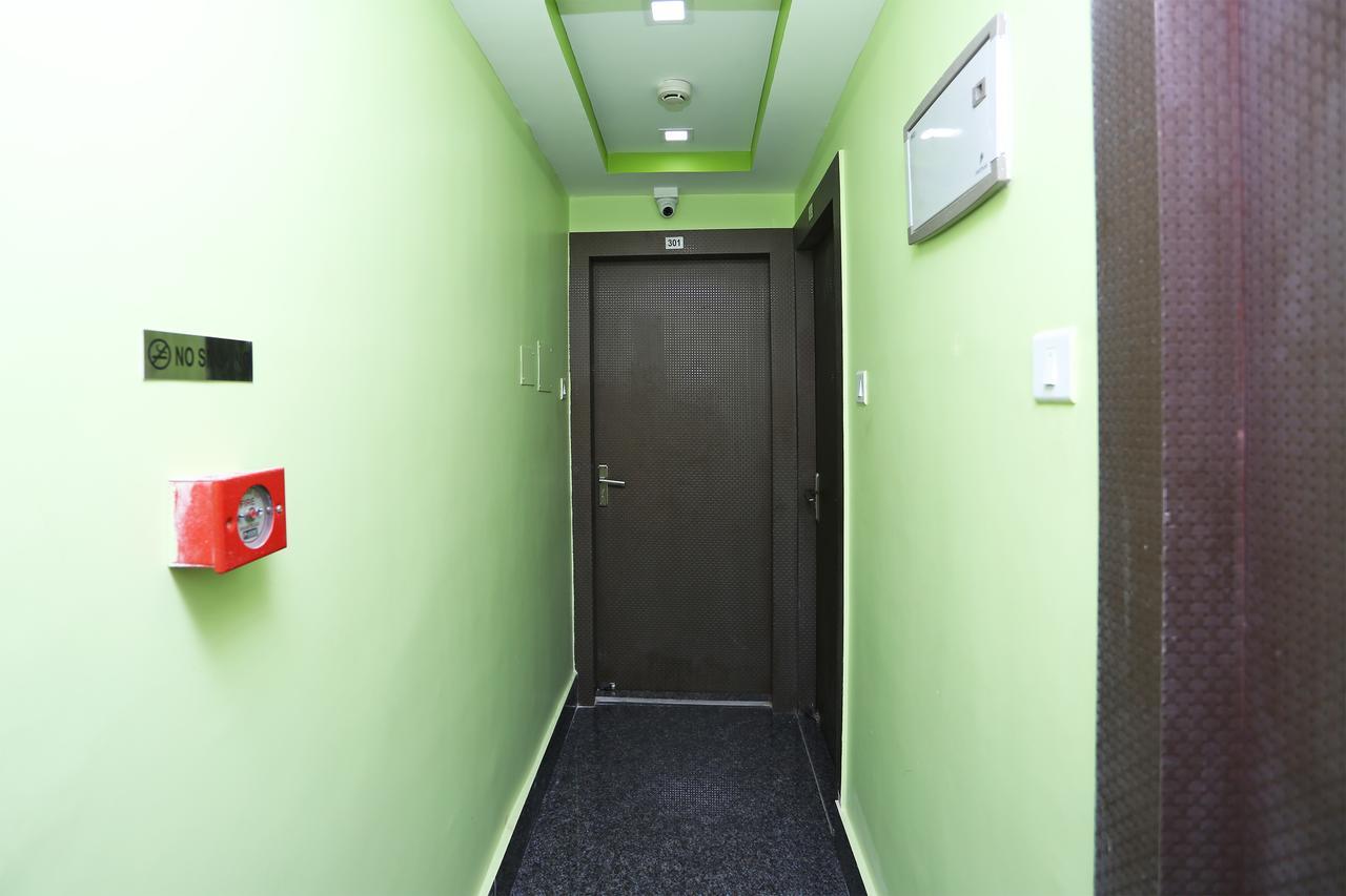 Oyo 9975 Hotel Asmeet Calcutta Buitenkant foto